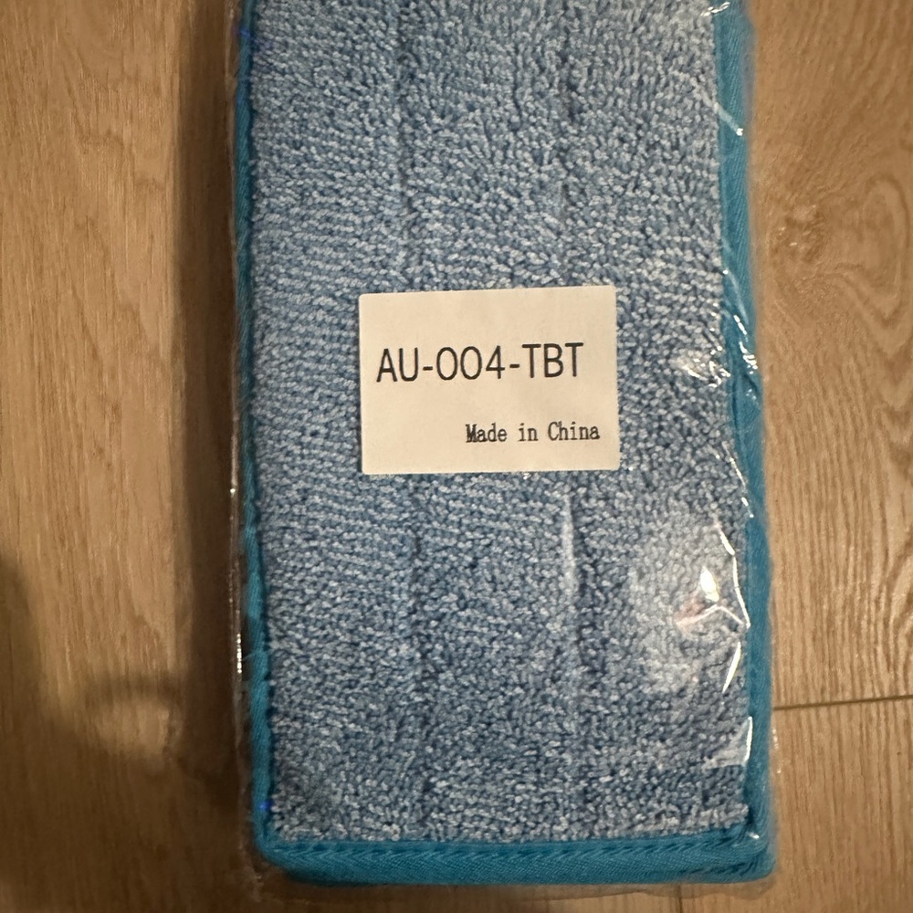 NWT!  🧹🧼🫧 High Quality Reusable Absorbant Thick Microfiber 4 Wet Mop Pads - Picture 6 of 15